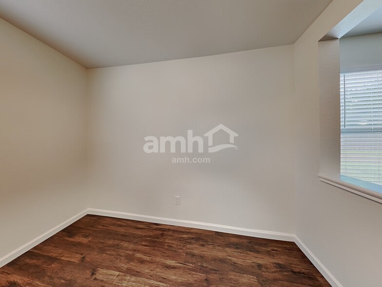 Building Photo - 4006 Carmel Ridge Way