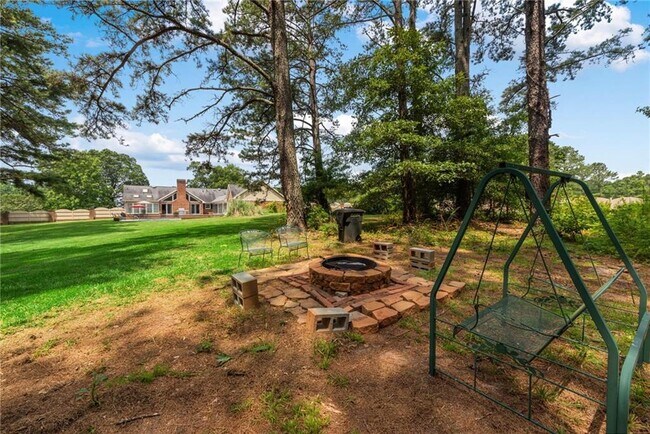 Building Photo - 1061 GA-92