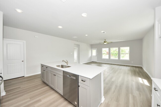Building Photo - 638 Stovall Dr