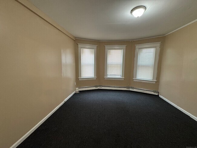 Building Photo - 224 Sheridan St