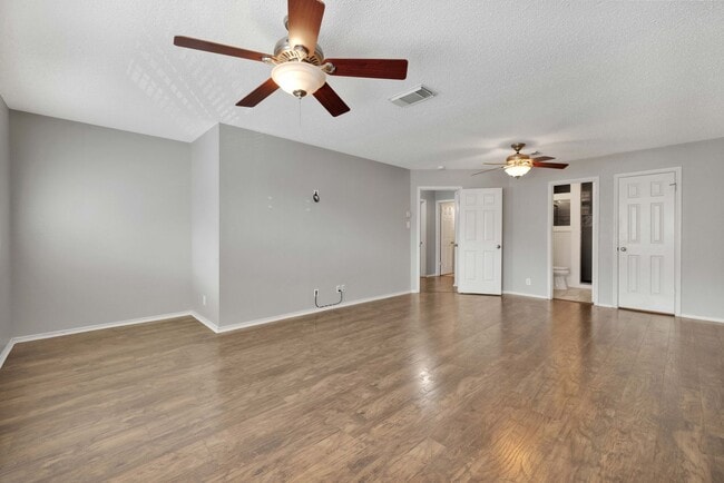 Building Photo - 9230 New Kenton