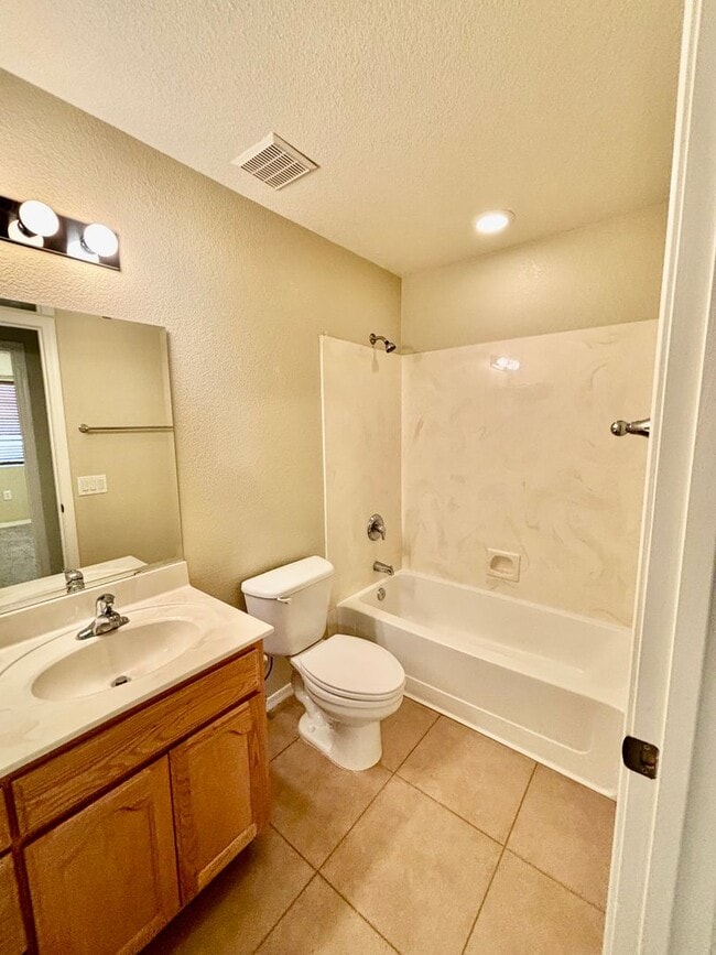 Building Photo - 4413 Redwood St