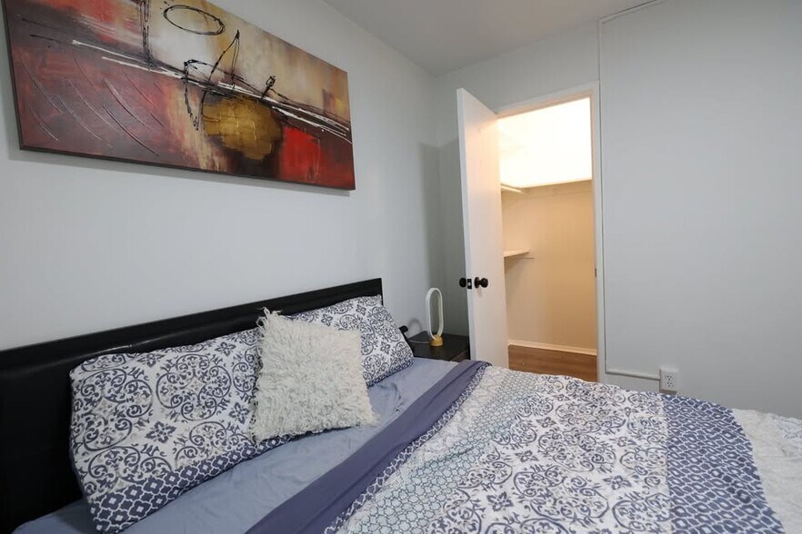 Building Photo - 2912 Kings Chapel Rd