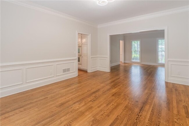 Building Photo - 530 Saddlebrook Dr