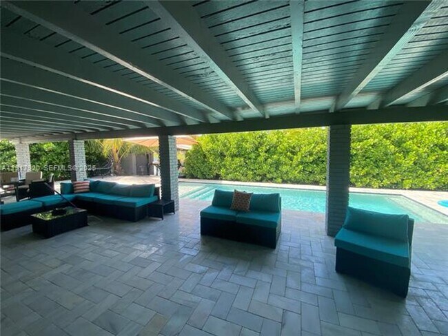 Building Photo - 7010 SW 144th Pl