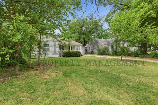 Building Photo - 571 S Roosevelt St