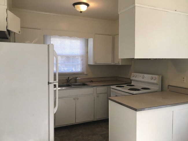 Building Photo - East Wendover Area 3 BR