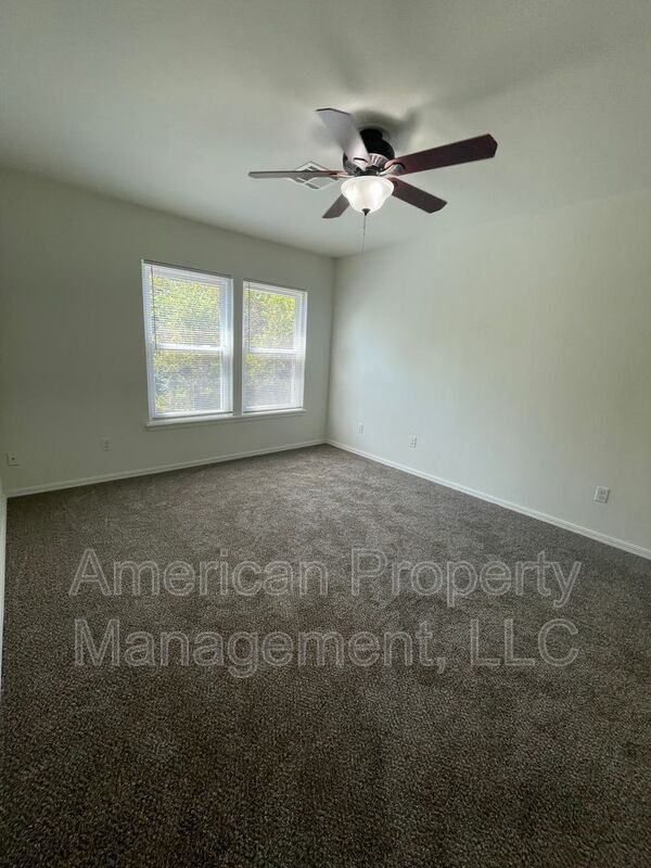 Building Photo - 1704 W 62nd St S