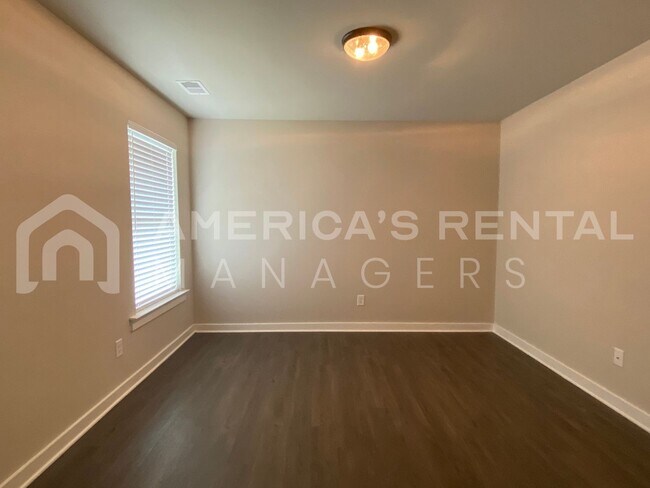 Building Photo - Home for Rent in Jemison, AL! Available to View!