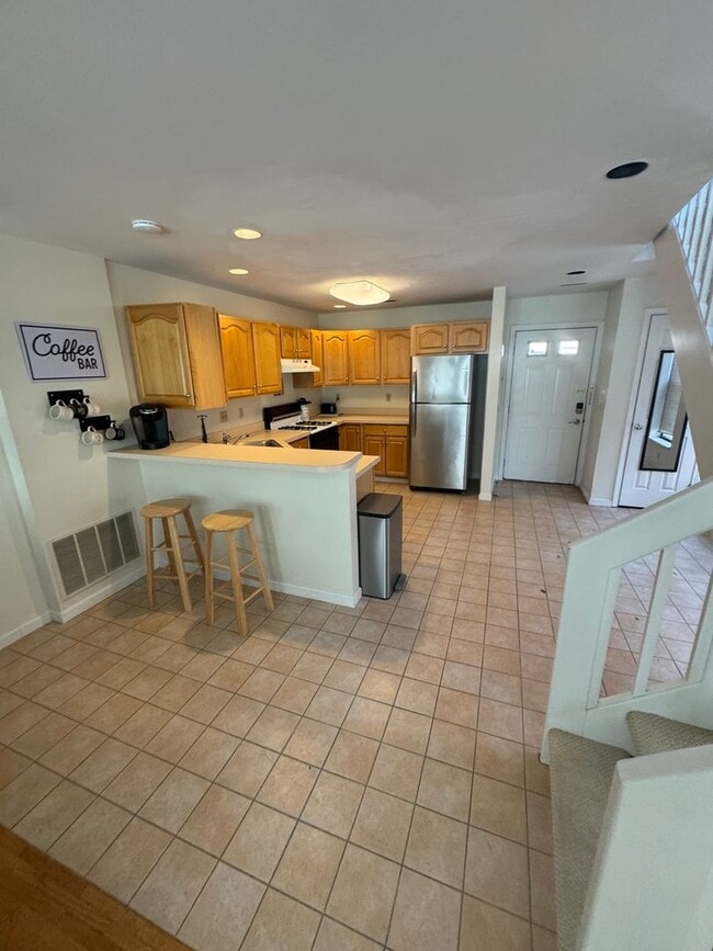 Building Photo - Furnished Downtown Condo. 1 bed/1 bath