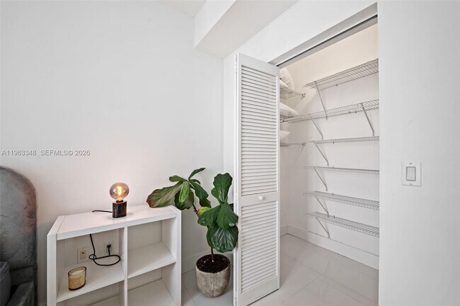 Building Photo - 951 Brickell Ave