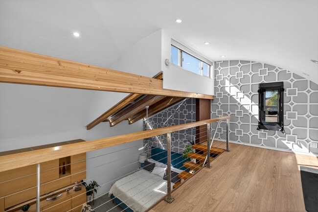 Building Photo - 219 Colton St