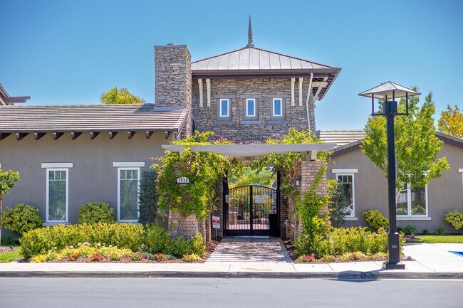 Building Photo - 3 Bedroom + 2 Bathroom Condo | Seabridge | Oxnard | Unfurnished