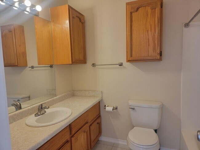 Building Photo - 506 Shiloh Dr