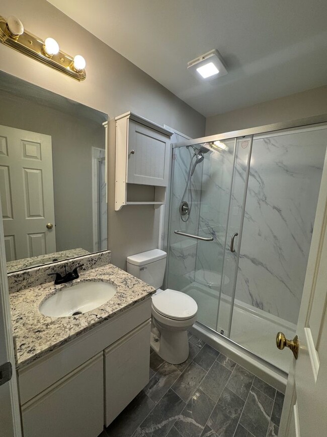 Building Photo - Unique 3 Bedroom/ 3 Full Bathroom 2 Story ...