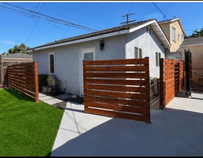 Building Photo - 5534 Cerritos Ave