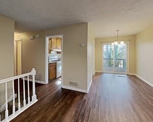 Building Photo - 384 Burr Oak Ct