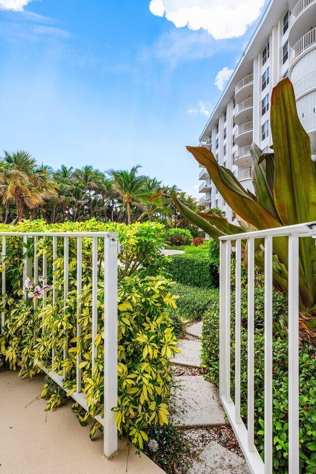 Building Photo - 2295 S Ocean Blvd