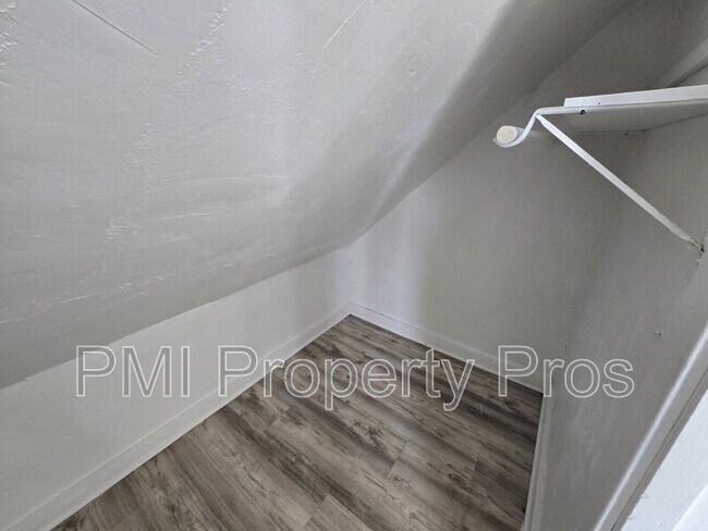 Building Photo - 2509 N Buffum St