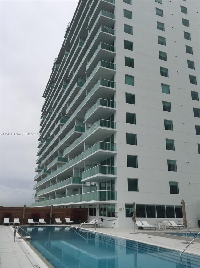 Building Photo - 400 Sunny Isles Blvd