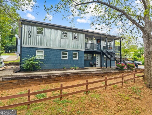 Primary Photo - 260 Little St