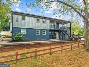 Building Photo - 260 Little St