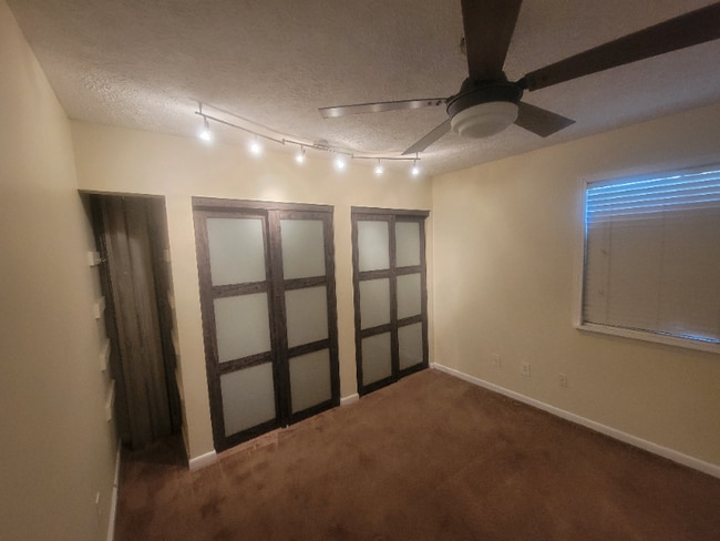 Building Photo - 308 Miracle Strip Pkwy SW