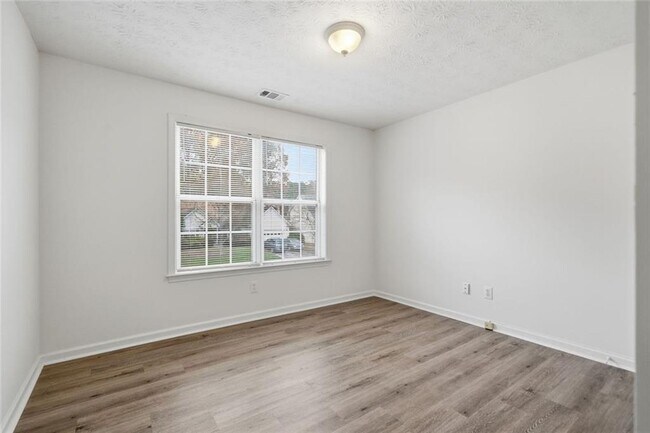 Building Photo - 2254 Caneridge Trail SW