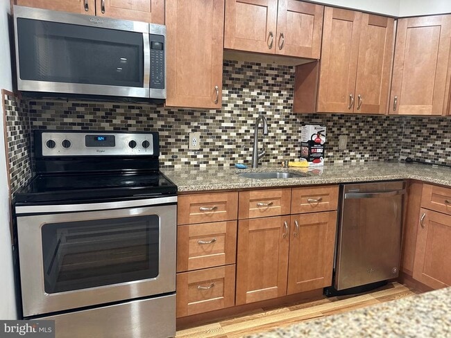 Building Photo - 902 Garnet Dr