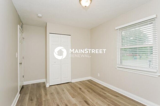 Building Photo - 4 Bedroom Pet-Friendly Home in louisville,...