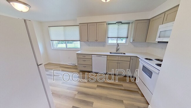 Building Photo - 4675 Holland St