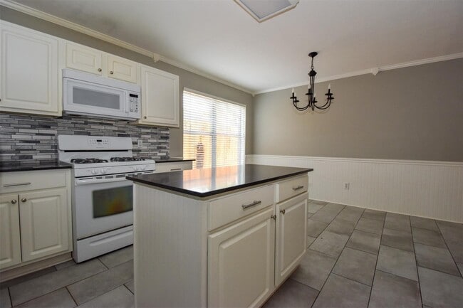 Building Photo - 26986 Crown Haven Dr