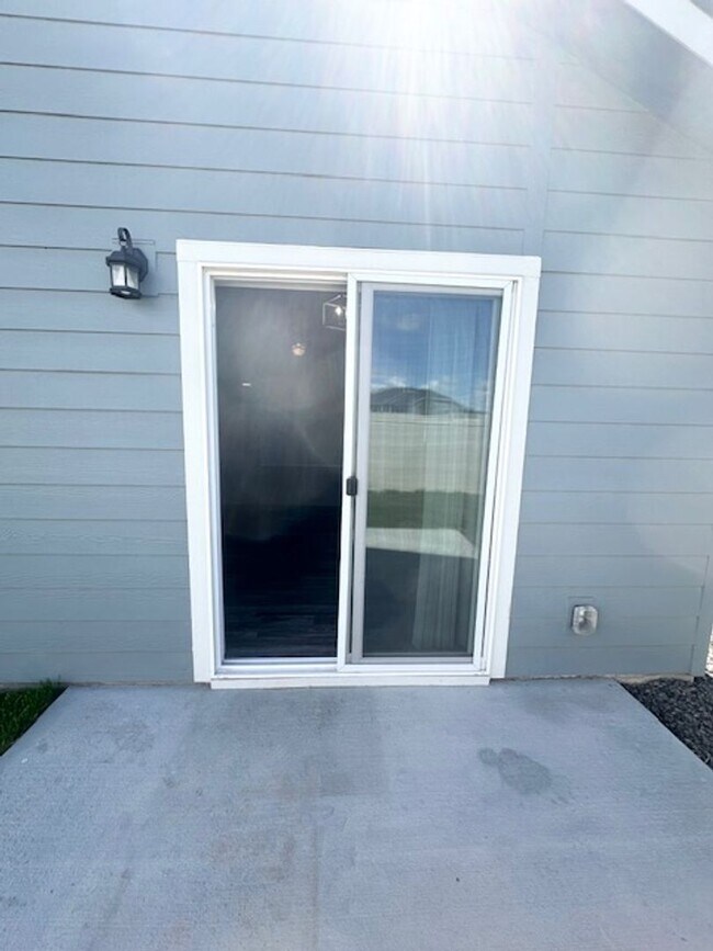 Building Photo - $500.00 MOVE IN CREDIT! Stunning Modern Home in Desirable Star, Idaho