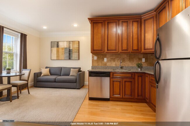 Primary Photo - 70 South St