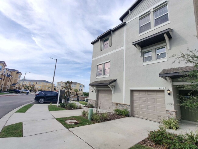 Building Photo - 4728 Pickering Harbor Pl