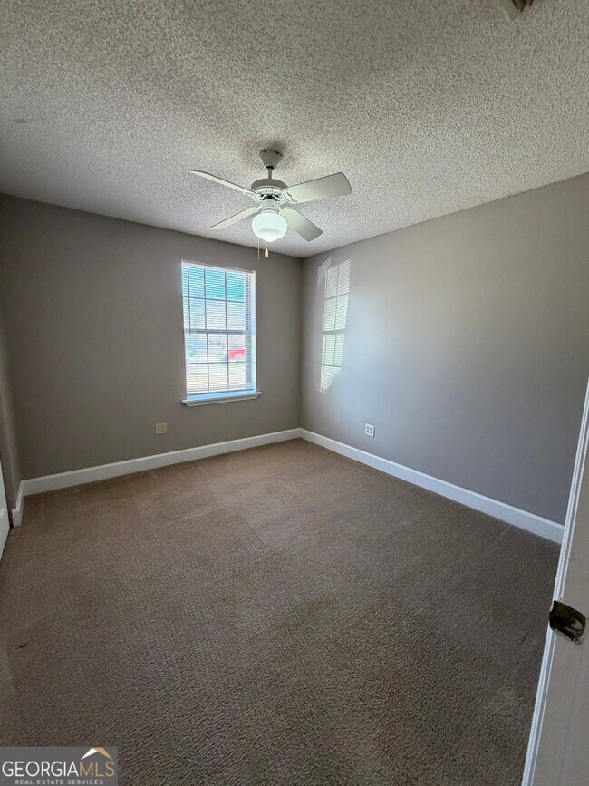 Building Photo - 409 Baltic Ct