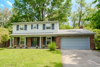 Building Photo - Recently Updated! 4 Bed/2.5 bath