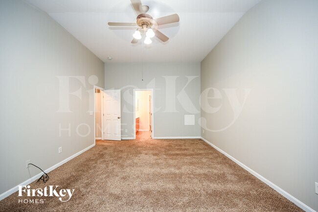 Building Photo - 6176 Fox Run Ln
