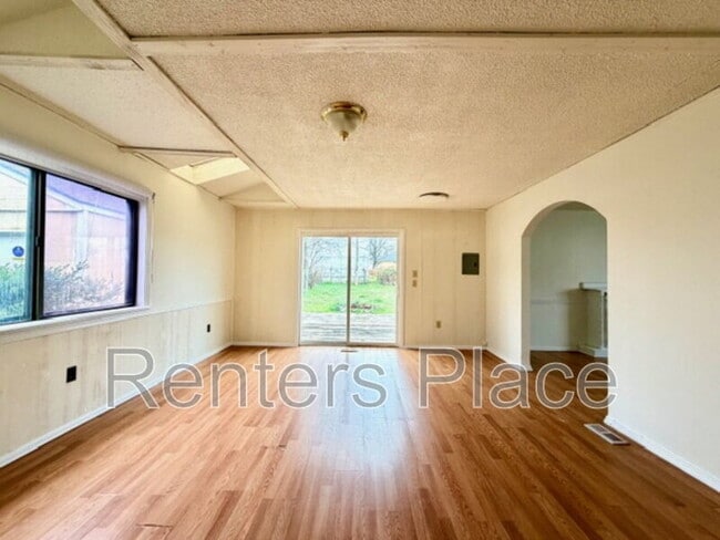 Building Photo - 3548 E King Pl