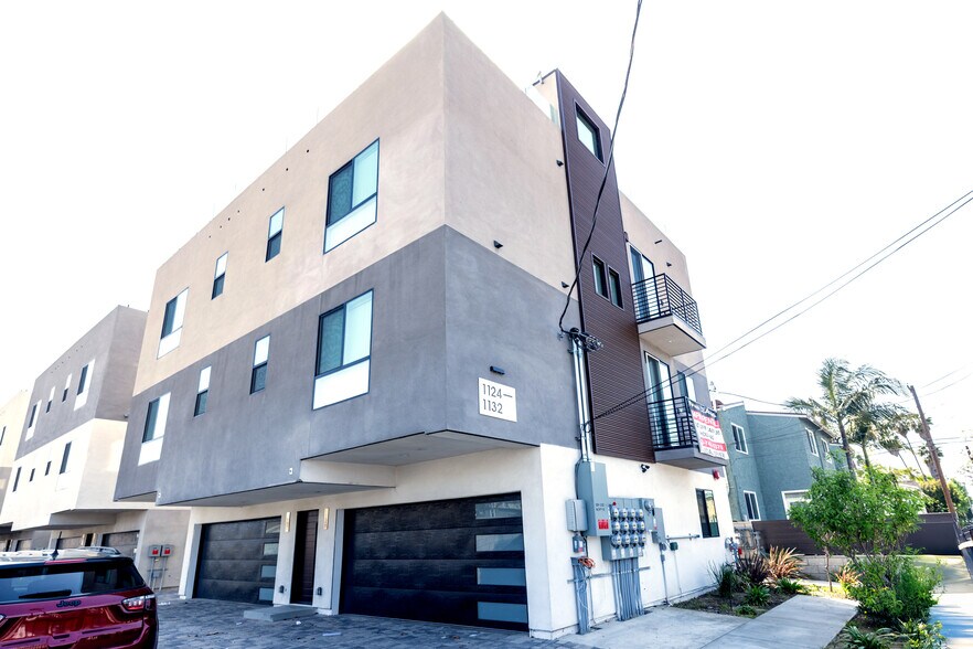Building Photo - 1128 W 39th St