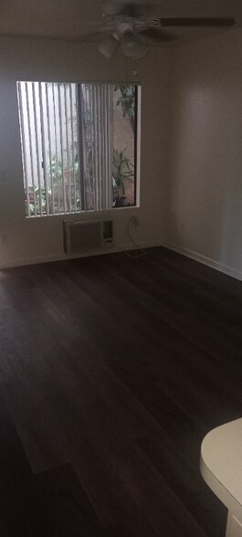 Building Photo - 1141 Persimmon Ave