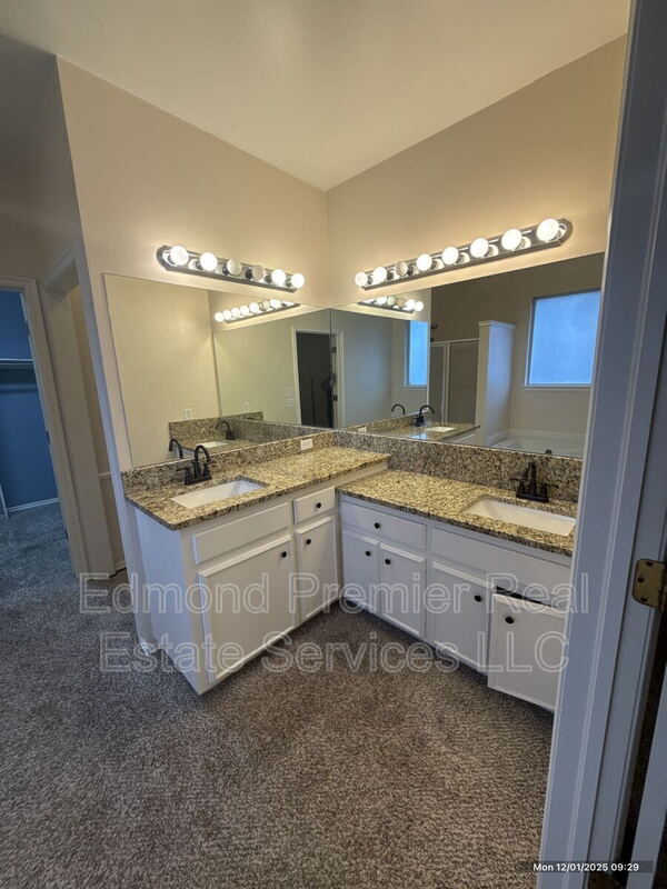 Building Photo - 14001 Arapaho Rd