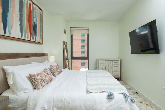 Building Photo - 1363 B Boylston Street-SI ID1533538P