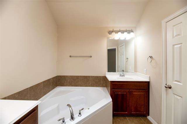 Building Photo - 4602 Ladyfern Way