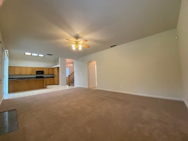 Building Photo - Beautiful and spacious 3-bedroom, 2.5-bath...