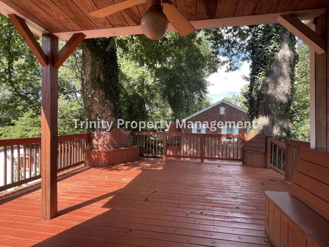 Building Photo - 228 Wildwood St