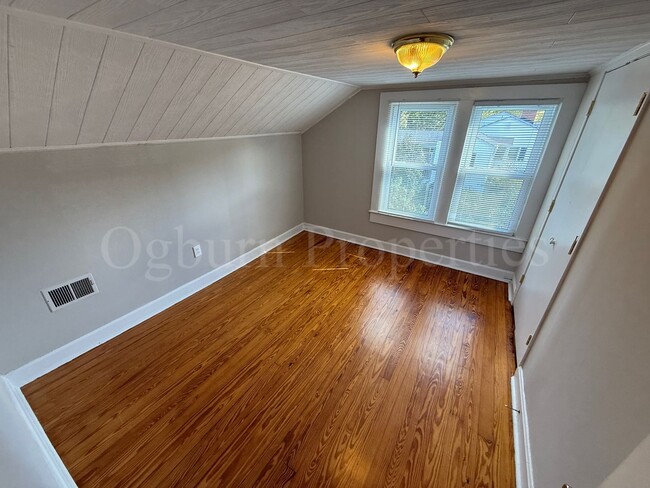 Building Photo - 649 Linville Rd