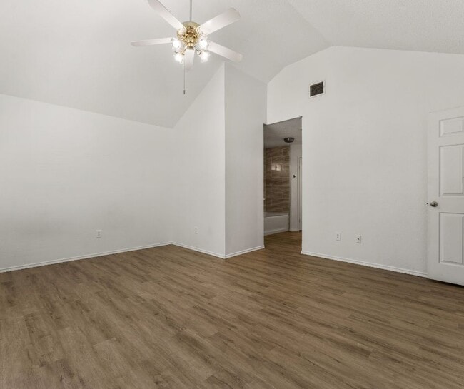 Primary Photo - 1727 Ramada Dr