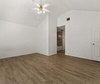 Building Photo - 1727 Ramada Dr