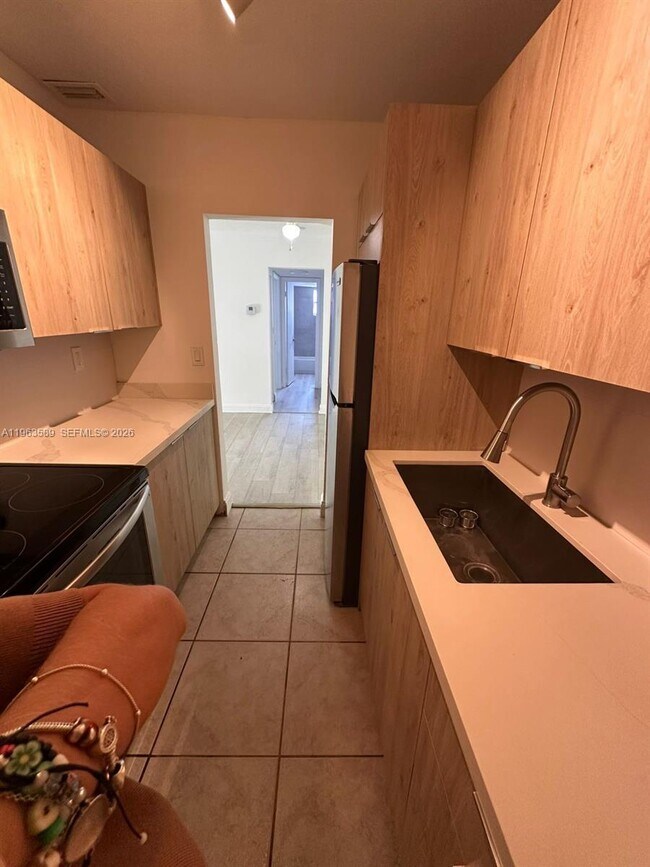 Building Photo - 2008 Jackson St